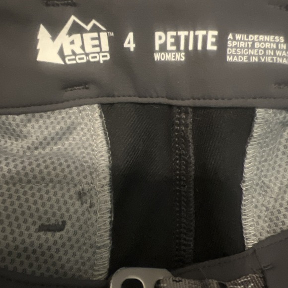 REI Co Op Womens Pants Size 4 Petite Gray Outdoor Hiking‎ Belted Zip Pocket - Picture 4 of 4